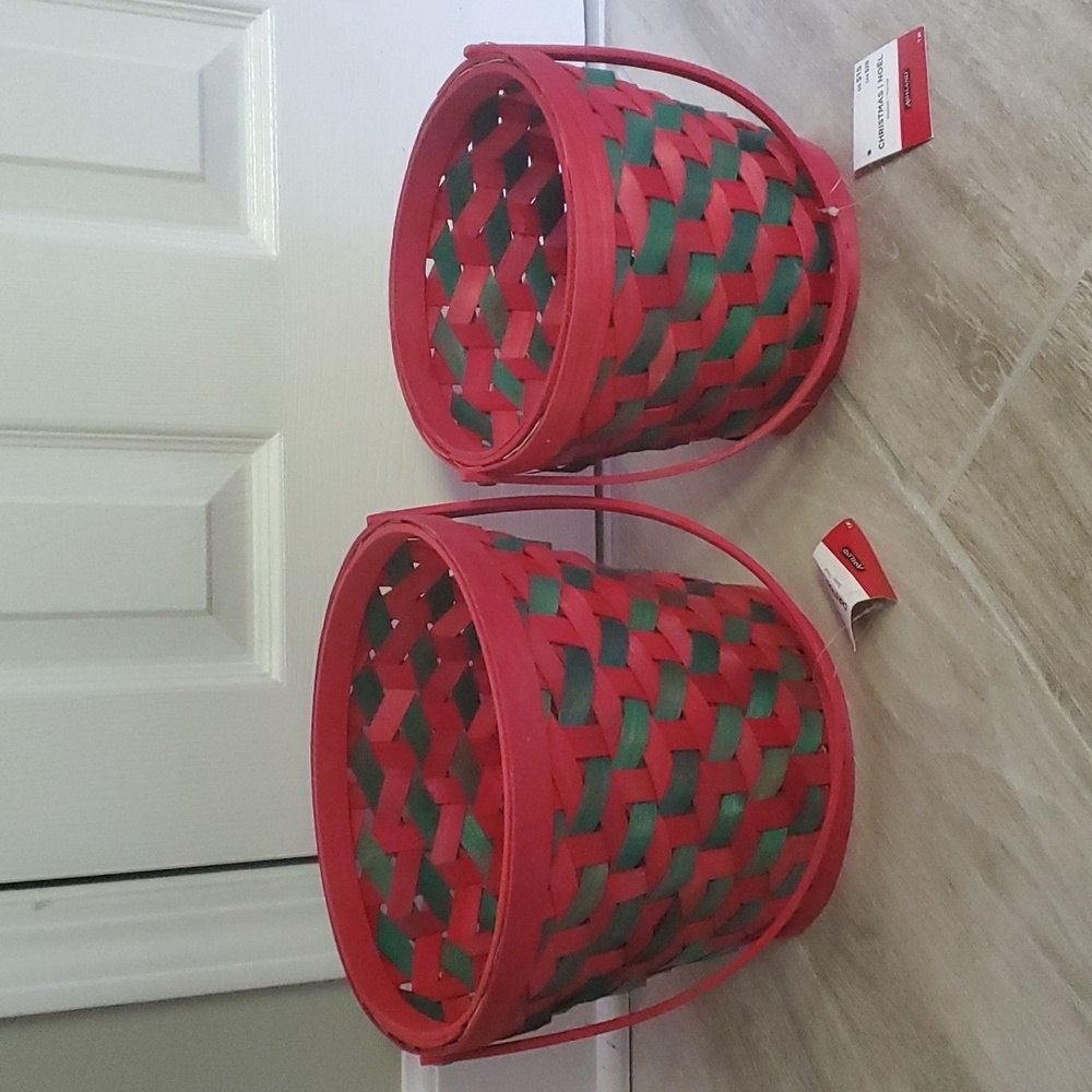 NWT Set Ashland Christmas Woven Wicker Basket with Adjustable Handle